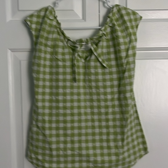 Lauren Conrad top with bow tie back like green and white small - Picture 5 of 6